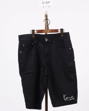 (S1681) Karl Kani Tv 32inc t{gX
